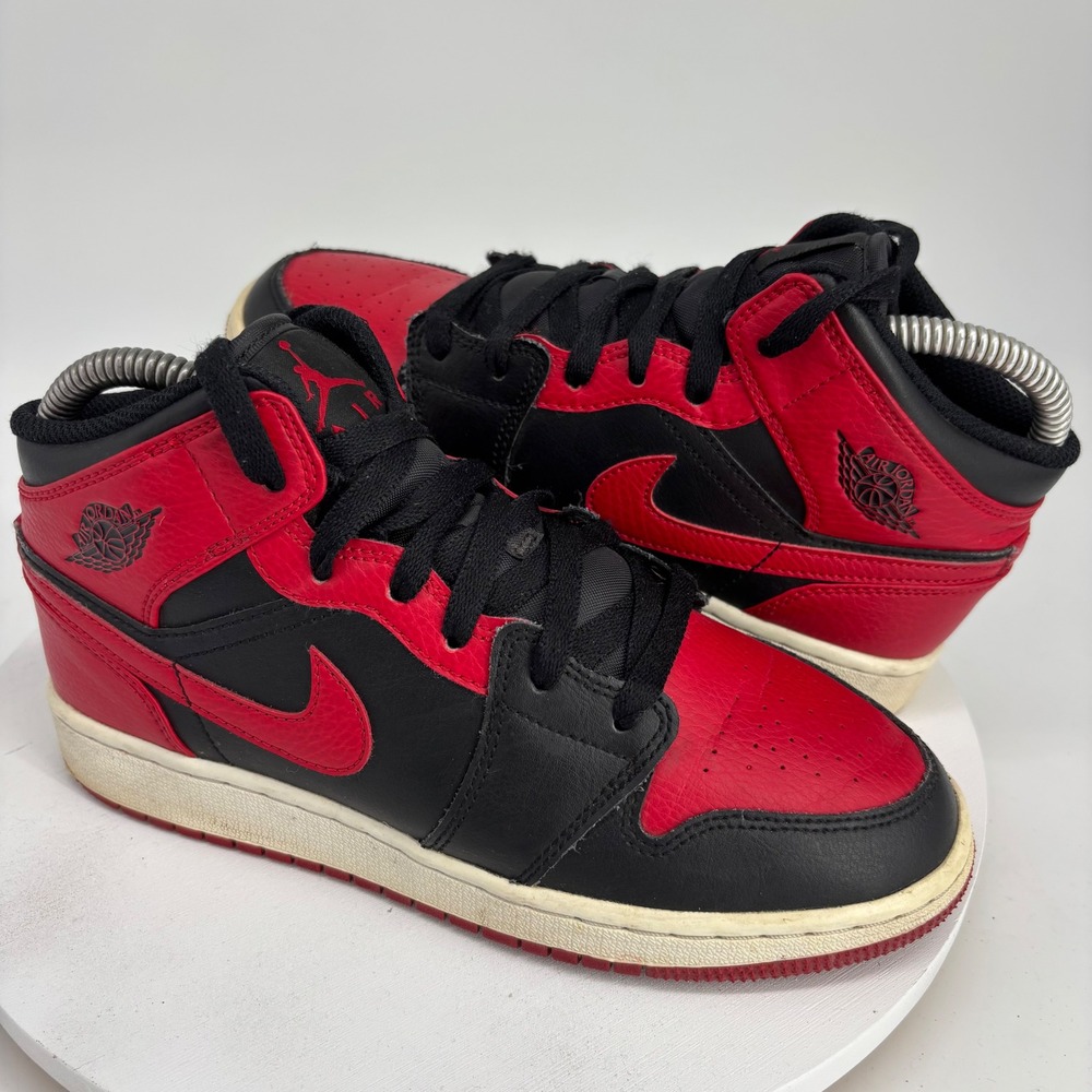Jordan 1 Mid Sneakers Kids 4.5Y Black Red Banned 554725-074 Leather High Top